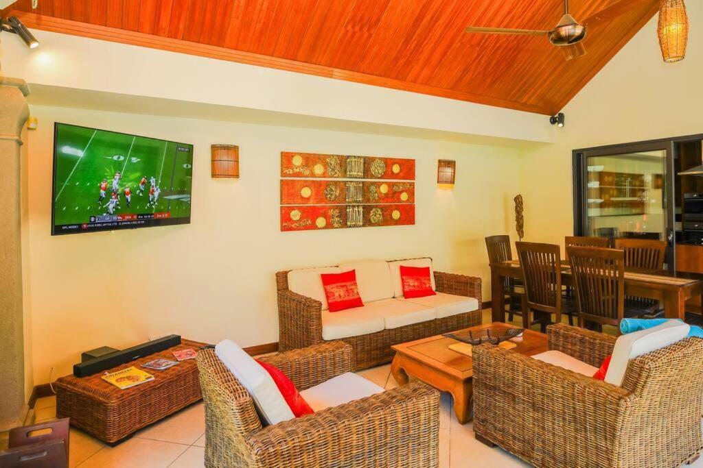 Villa Tropicale Balinaise Intimiste غراند بايَ المظهر الخارجي الصورة