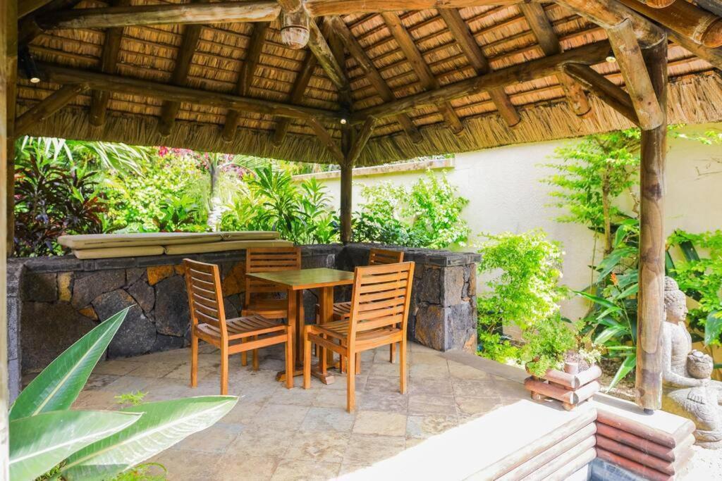 Villa Tropicale Balinaise Intimiste غراند بايَ المظهر الخارجي الصورة